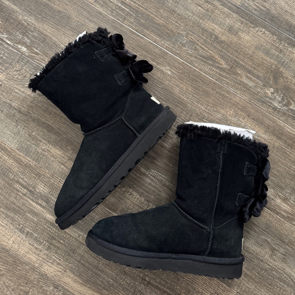 UGG black Bailey Bow II Suede Water 7 - Picture 2 of 7